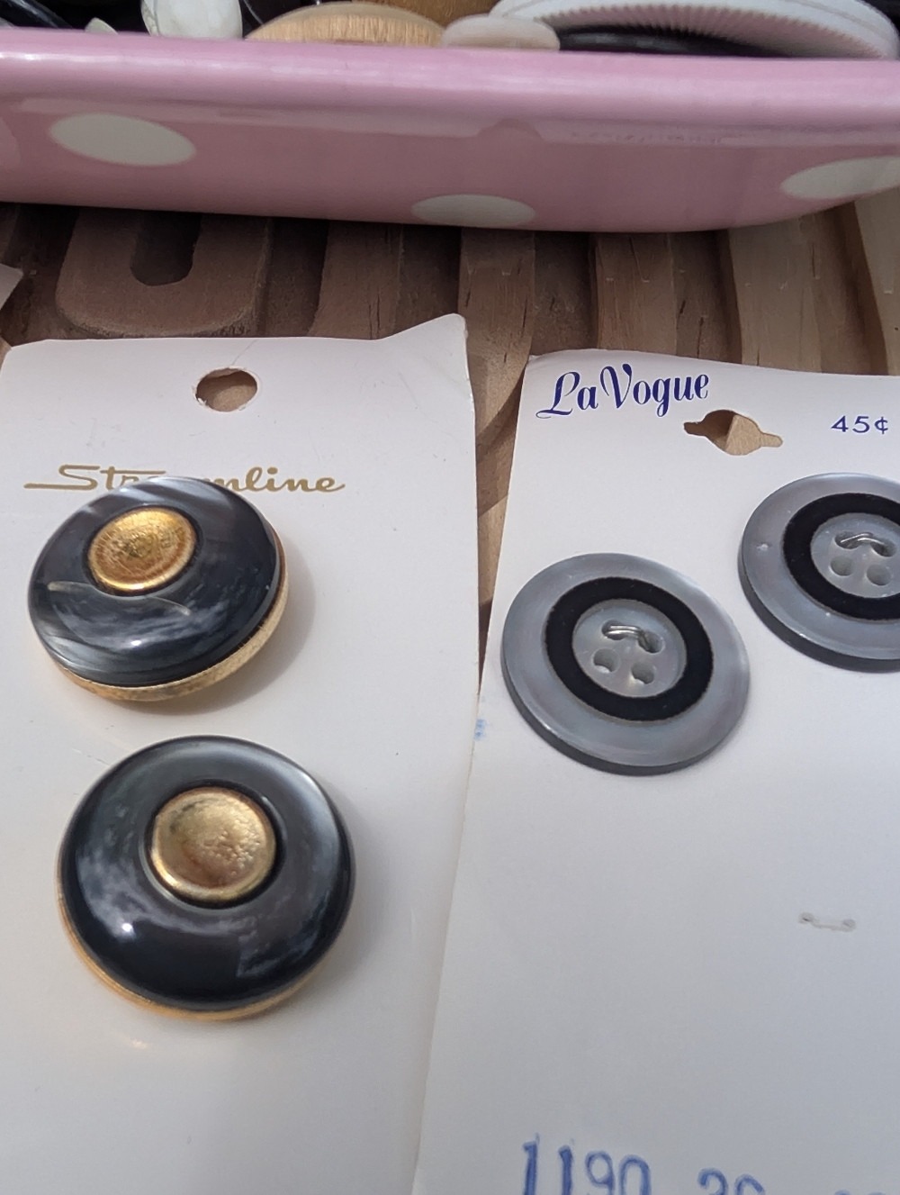 Vintage Assorted Buttons - Lot Of Old Buttons Sewing Collecting Craft - Picture 4 of 12
